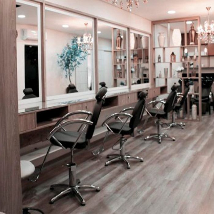 salón de belleza con sillas lille